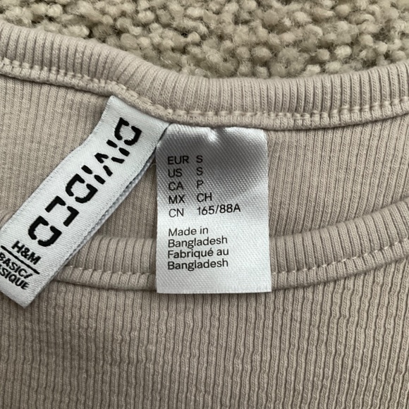 beige CROPPED baby tee - Picture 2 of 3